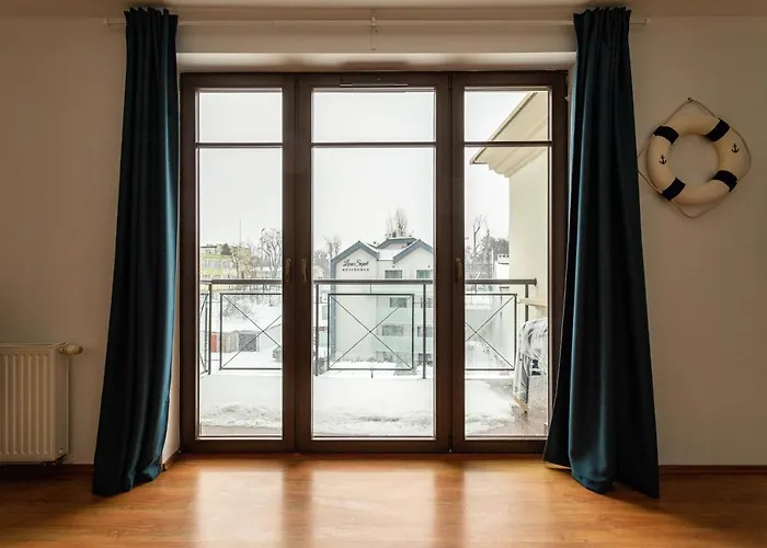 Victus Apartamenty, Mewi Spiew